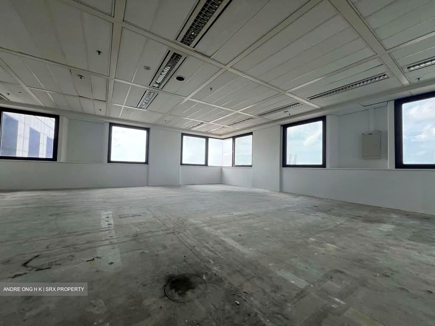 Lippo Centre (D2), Office #558396851